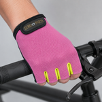 Guante corto ciclismo color rosa claro y negro