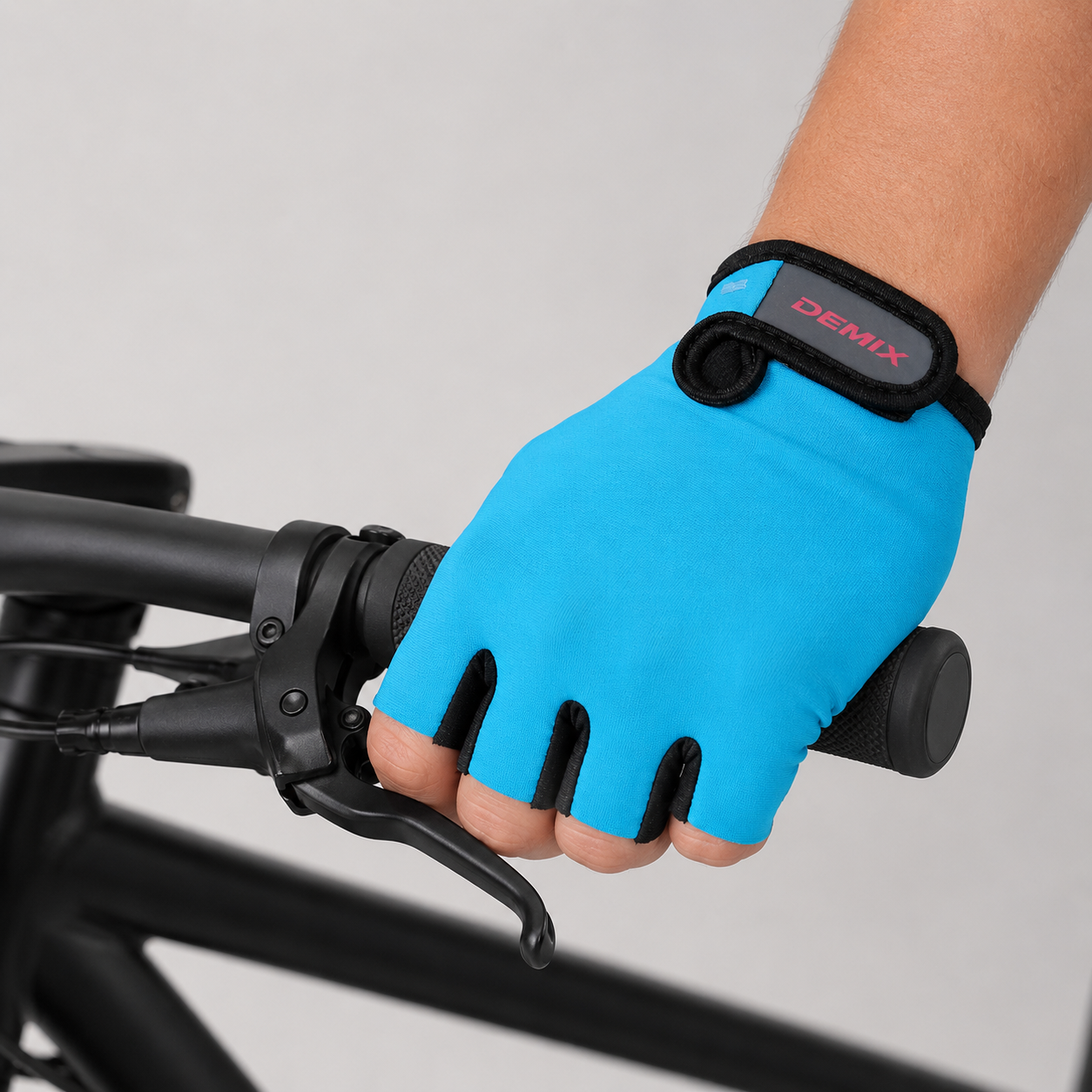 Guante corto ciclismo color azul claro con gris liso interior gris