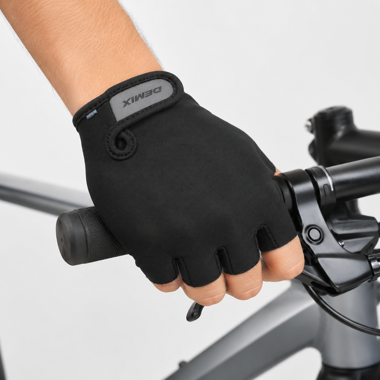 Guante corto ciclismo color negro interior gris claro