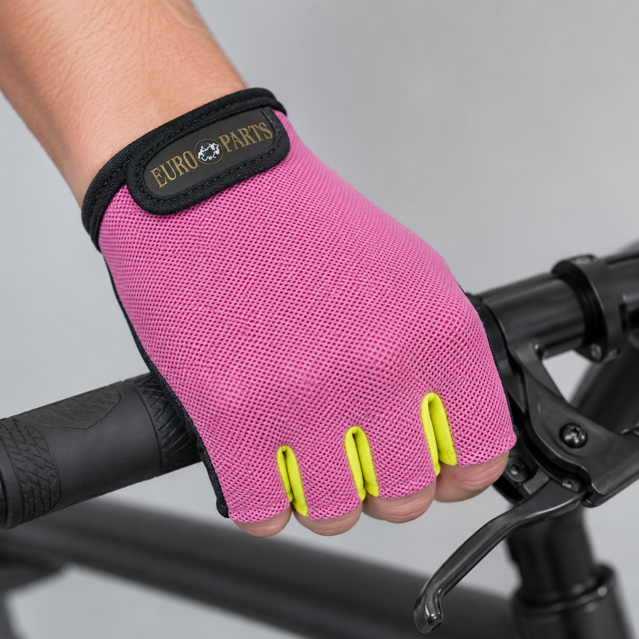 Guante corto ciclismo color rosa claro y negro