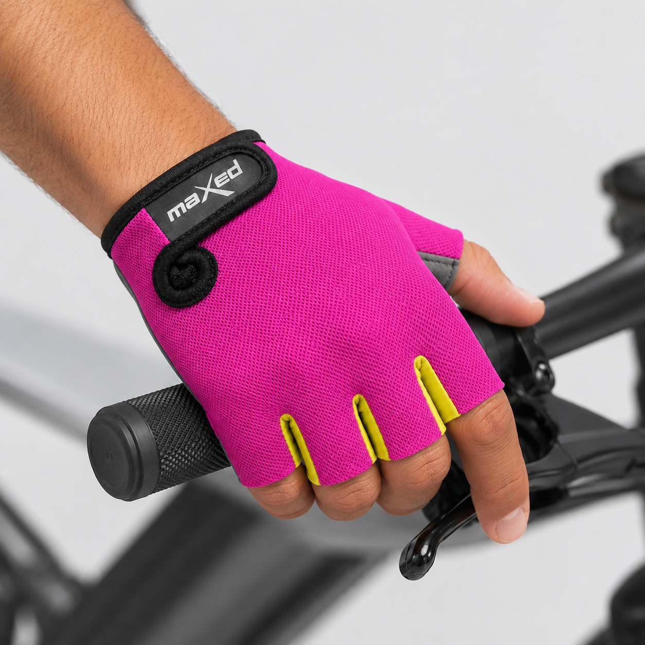 Guante corto ciclismo color rosa orquidea y amarillo